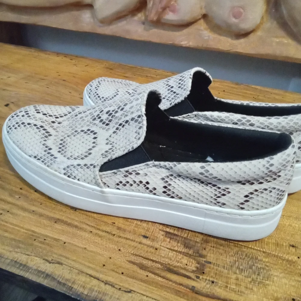 a.new.day Bibi Size 10 Snake Print Faux Leather Slip-On Sneakers - Picture 8 of 16